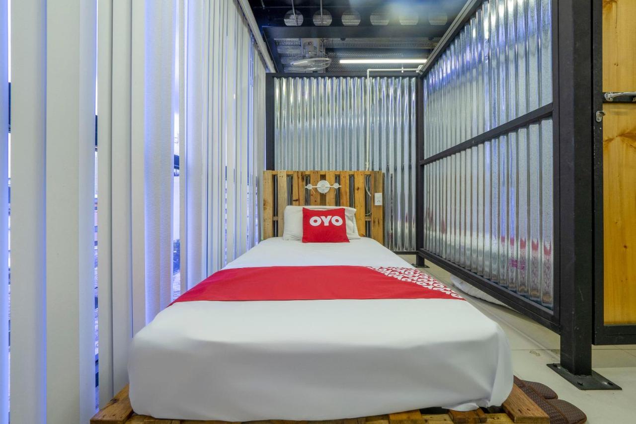 Oyo 1084 Guyasuka Ratchada Otel Bangkok Dış mekan fotoğraf